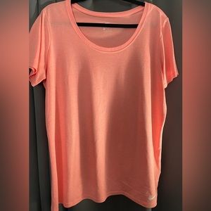 Nike Women’s T shirt. Dri Fit. XL. Peach
